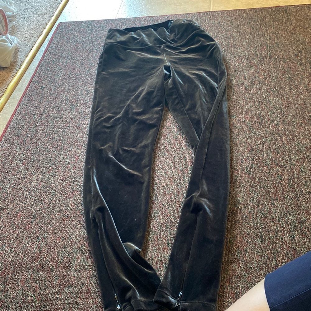 American eagle black suede velvet leggings M